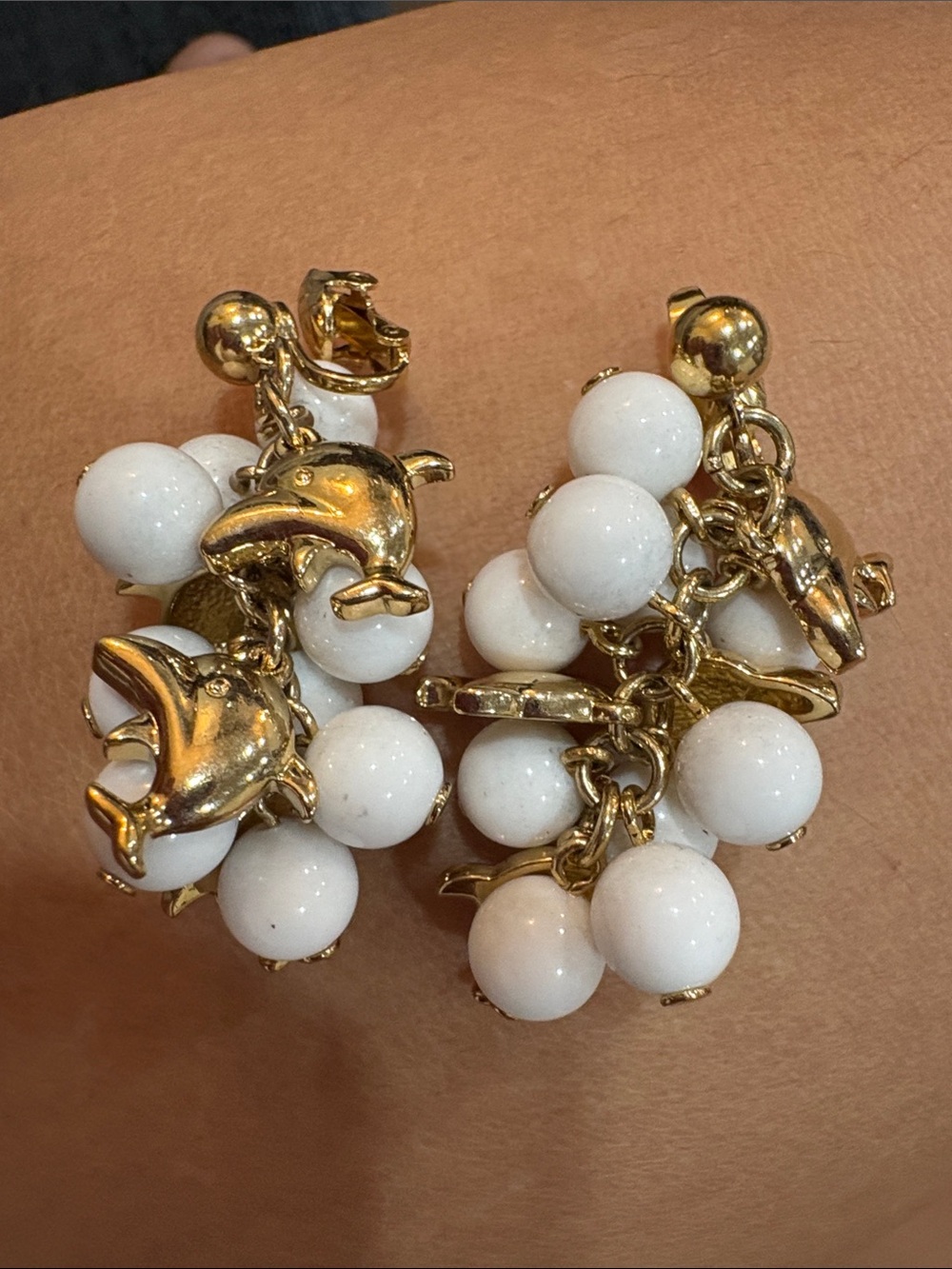 Trifari Dolphin Cluster Earrings Womens OS White Gold Good Vintage Nautical